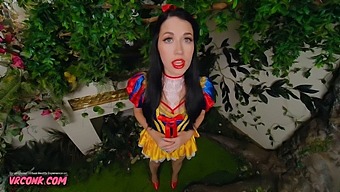 Ervaar De Magie Van Vr-Porno Met Alex Coal In Een Prachtige Sneeuwwitje Parodie