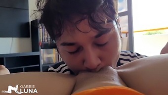 Gabbie Luna Thỏa Mãn Trong Các Hành Vi Tình Dục Với Những Người Tài Năng, Bao Gồm Cả Xâm Nhập Hậu Môn Và Âm Đạo, Dẫn Đến Xuất Tinh Nữ Mạnh Mẽ Và Nhiều Cực Khoái